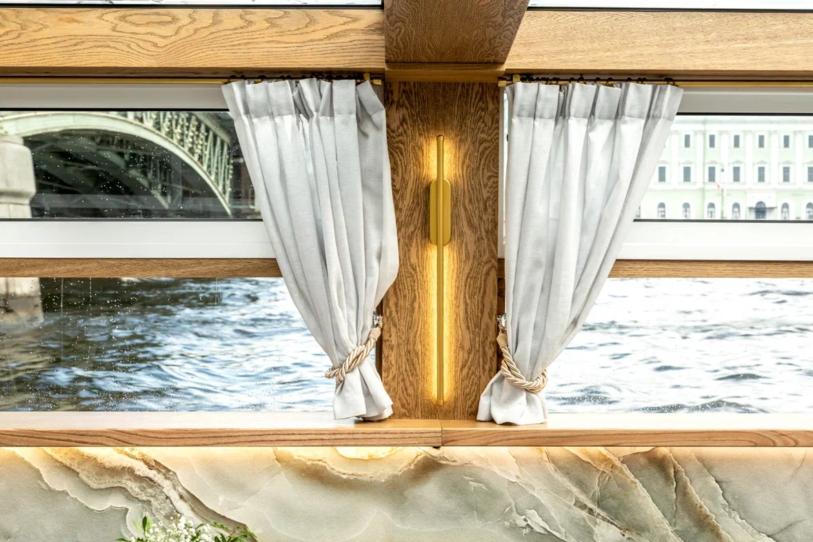 Теплоход Миконос