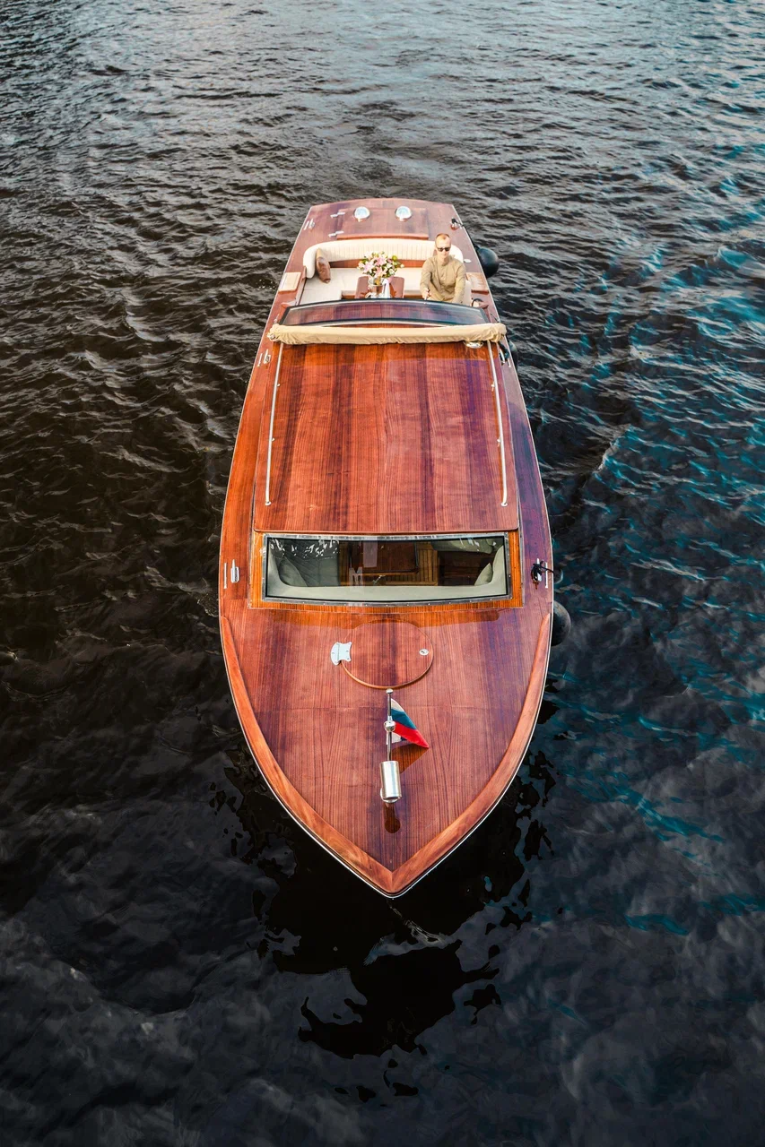 Катер Версаль