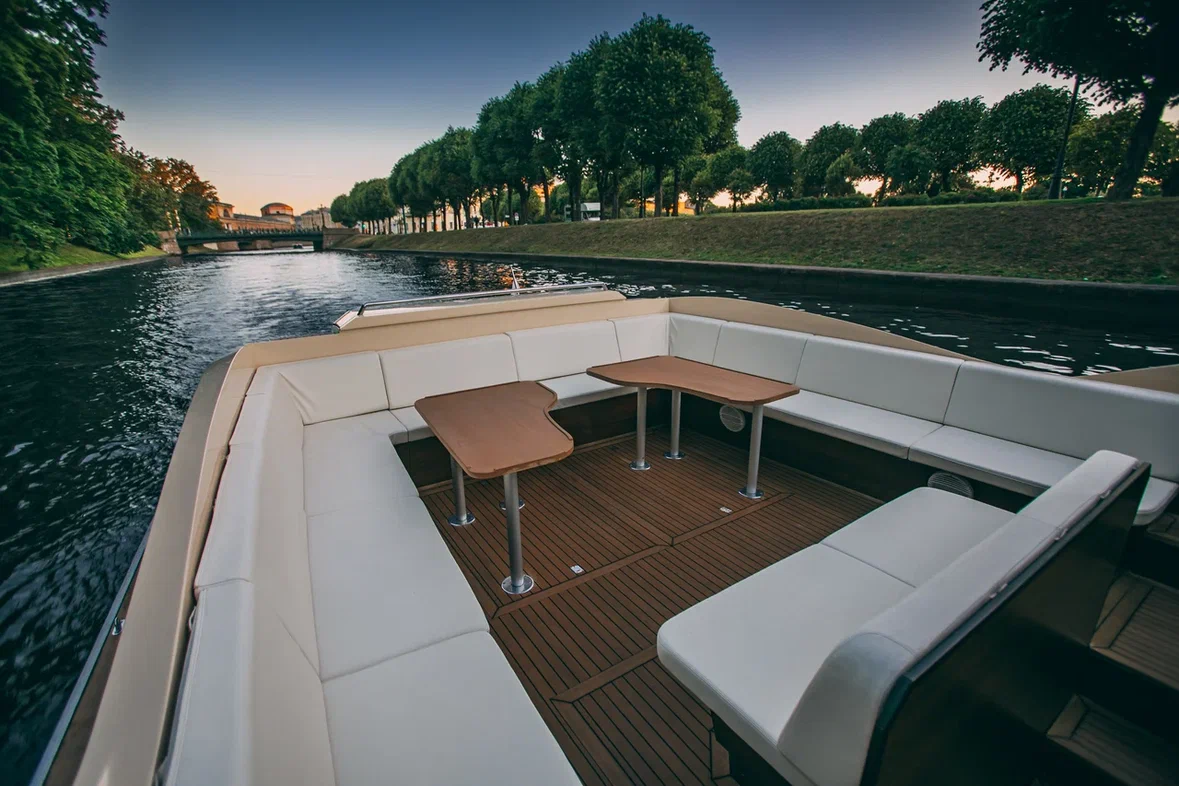 Канальная Яхта Ливадия