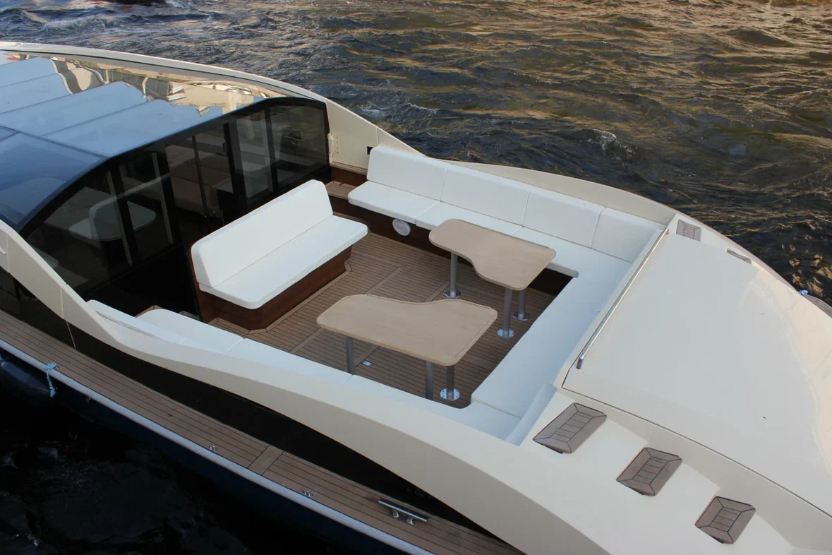 Канальная Яхта Ливадия