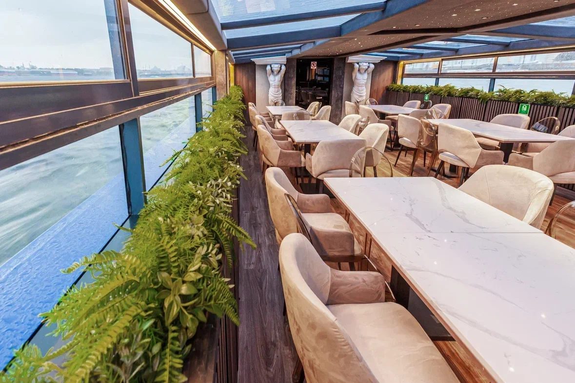 Теплоход История