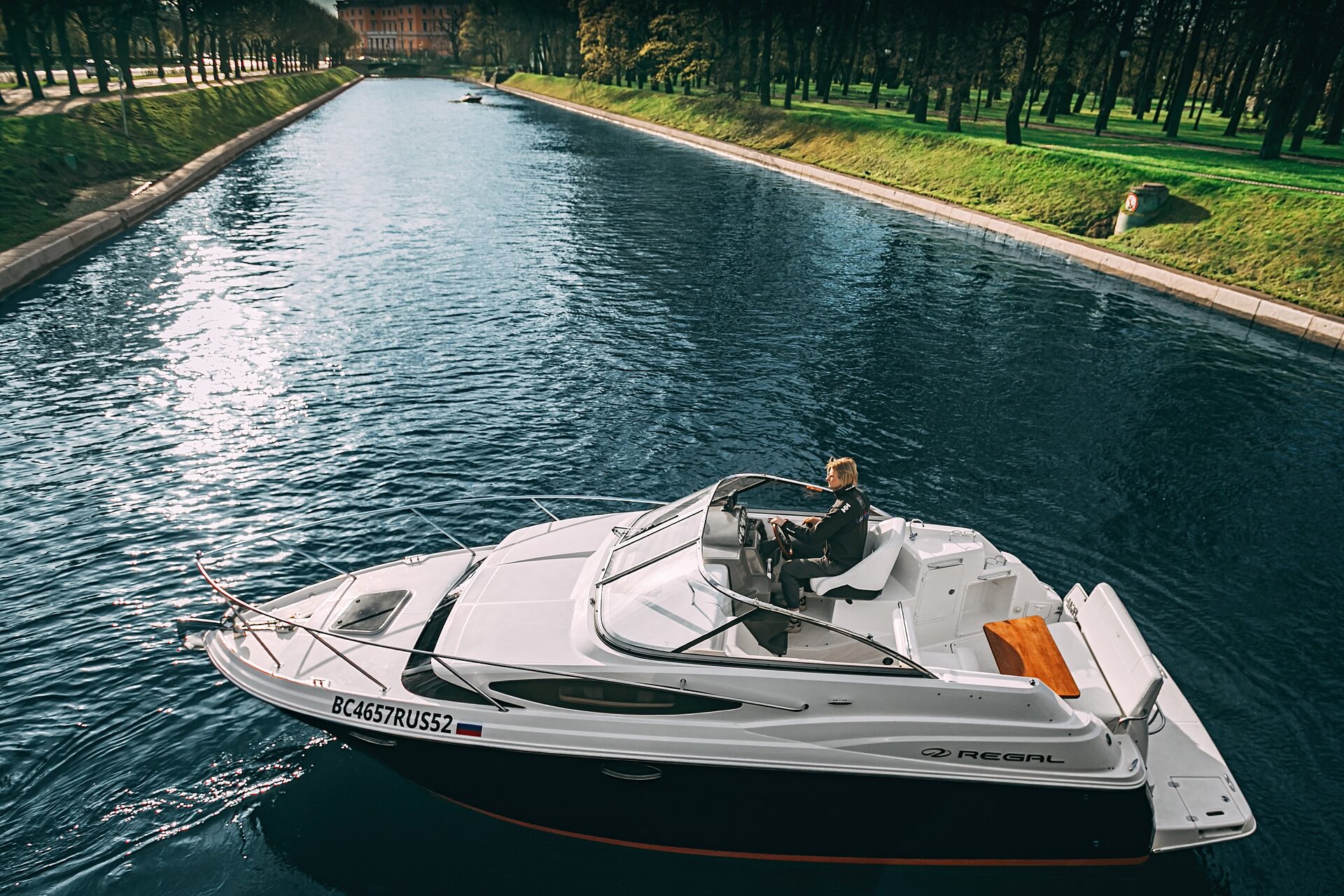 Катер Flash Royal