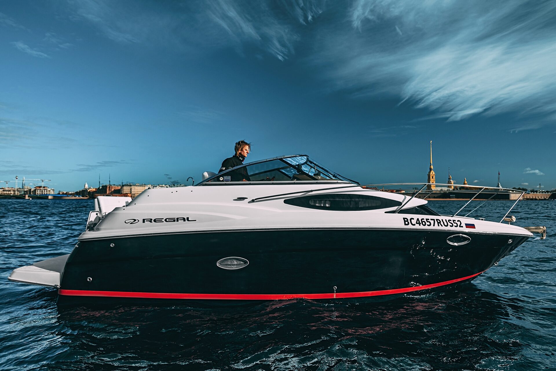 Катер Flash Royal