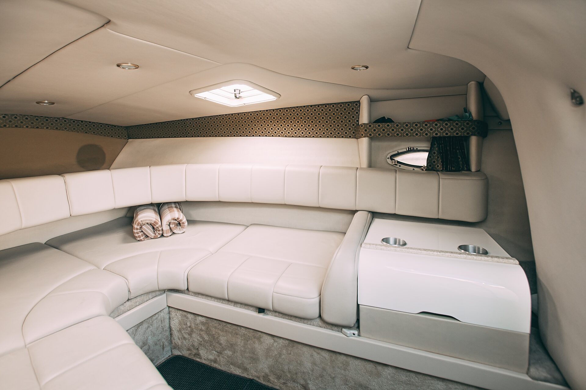 Катер Магнум