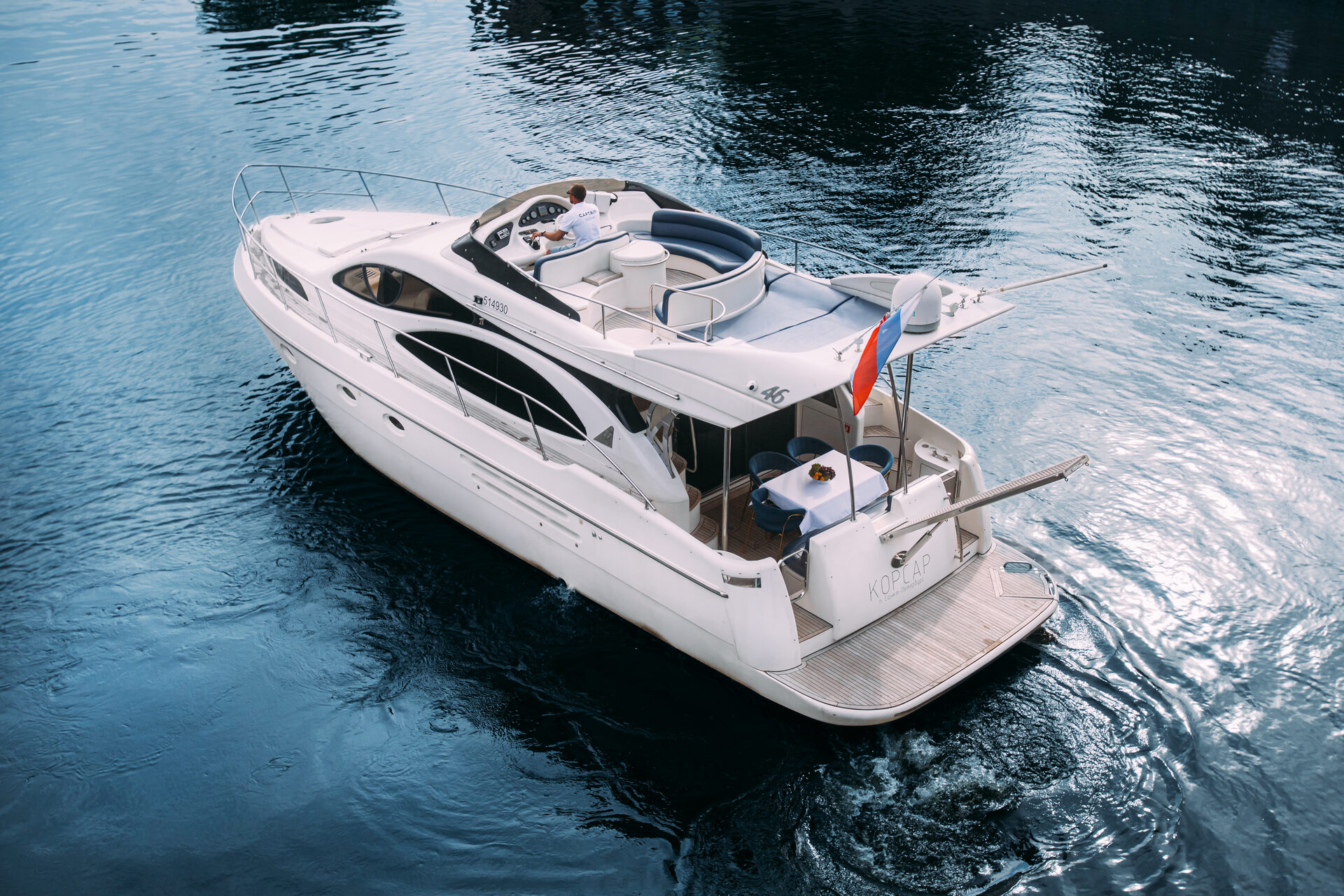 Яхта Корсар