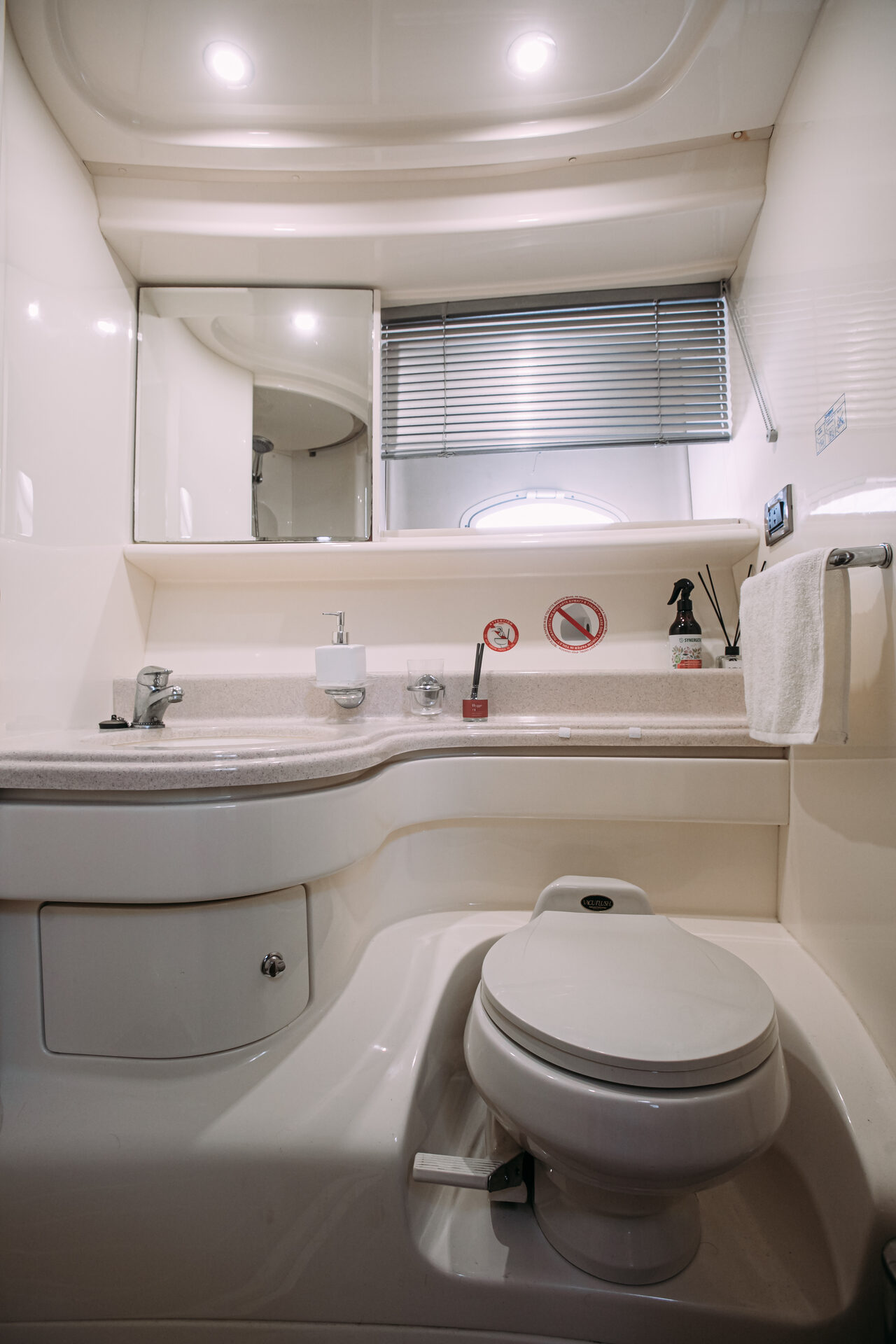 Яхта Корсар